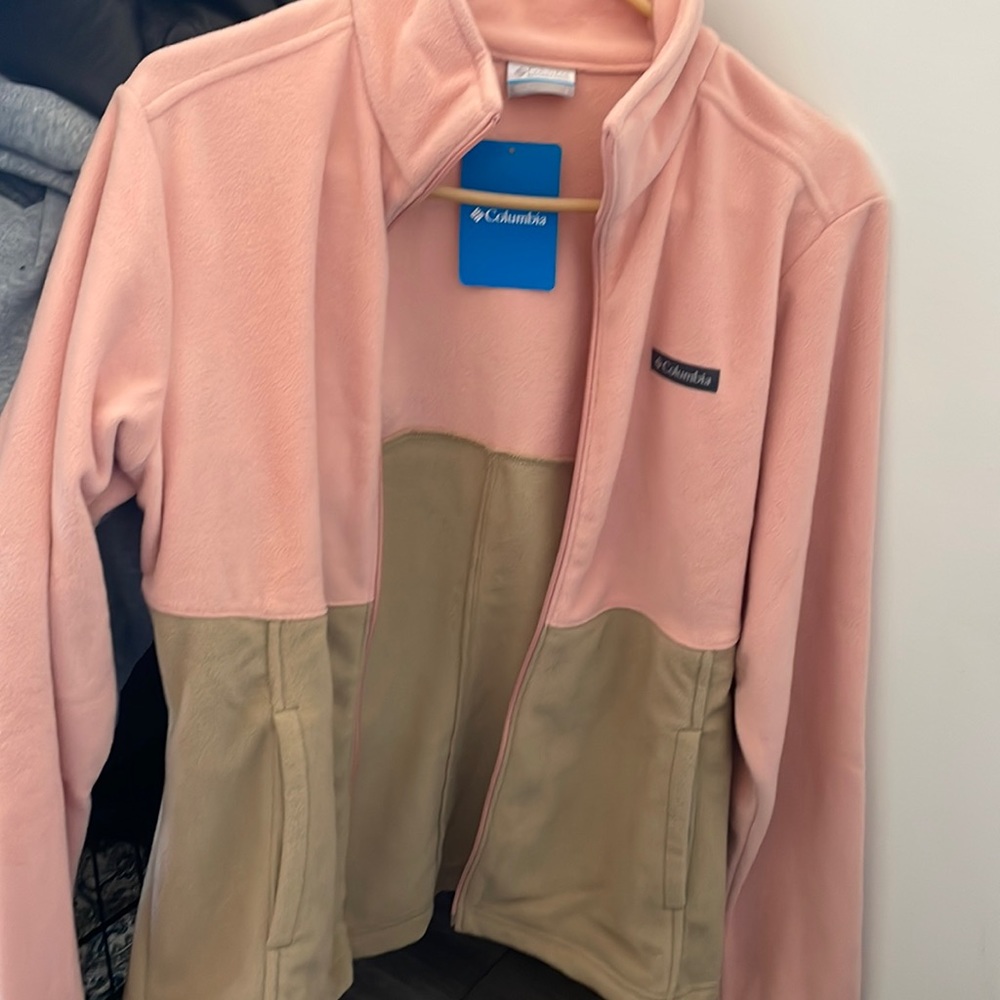 Brand new unworn Columbia fleece. Duplicate Christmas gift.
